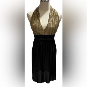 STELLA & JAMIE NEW NWT Black and Champagne Pleated Halter Open Back Dress Small